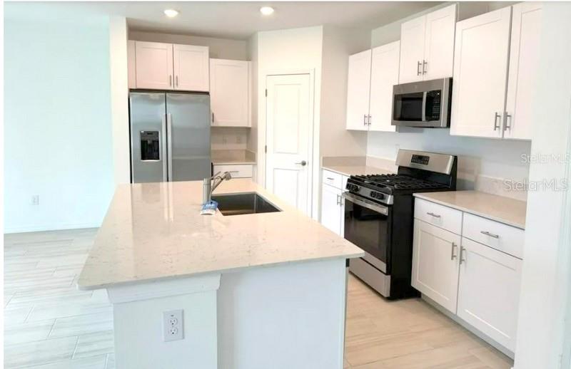 Image 2 of 12 For 2554 Leonia Lane