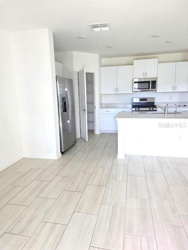 Image 4 of 12 For 2554 Leonia Lane