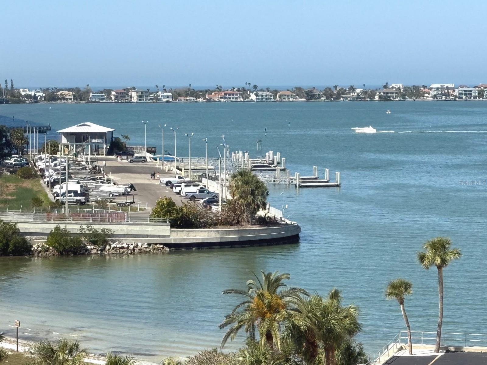 Image 35 of 46 For 100 Bluff View Drive 317a