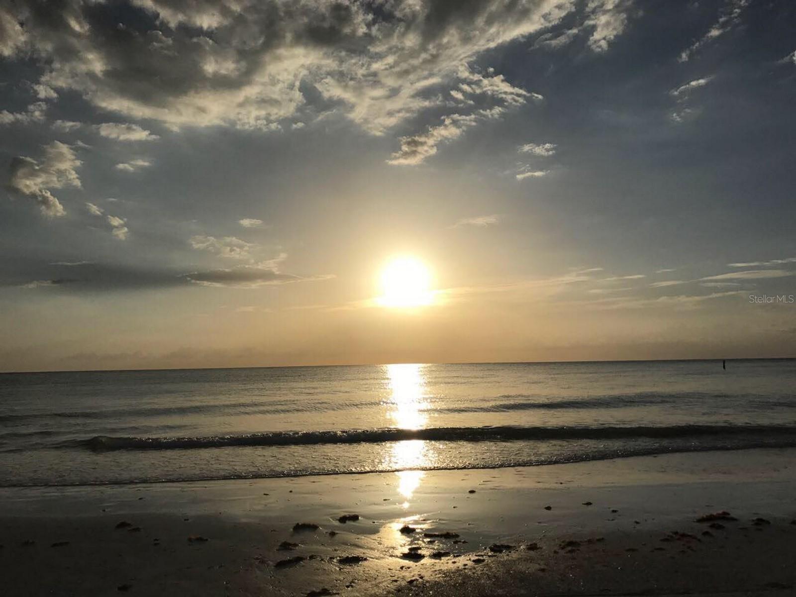 Image 42 of 46 For 100 Bluff View Drive 317a