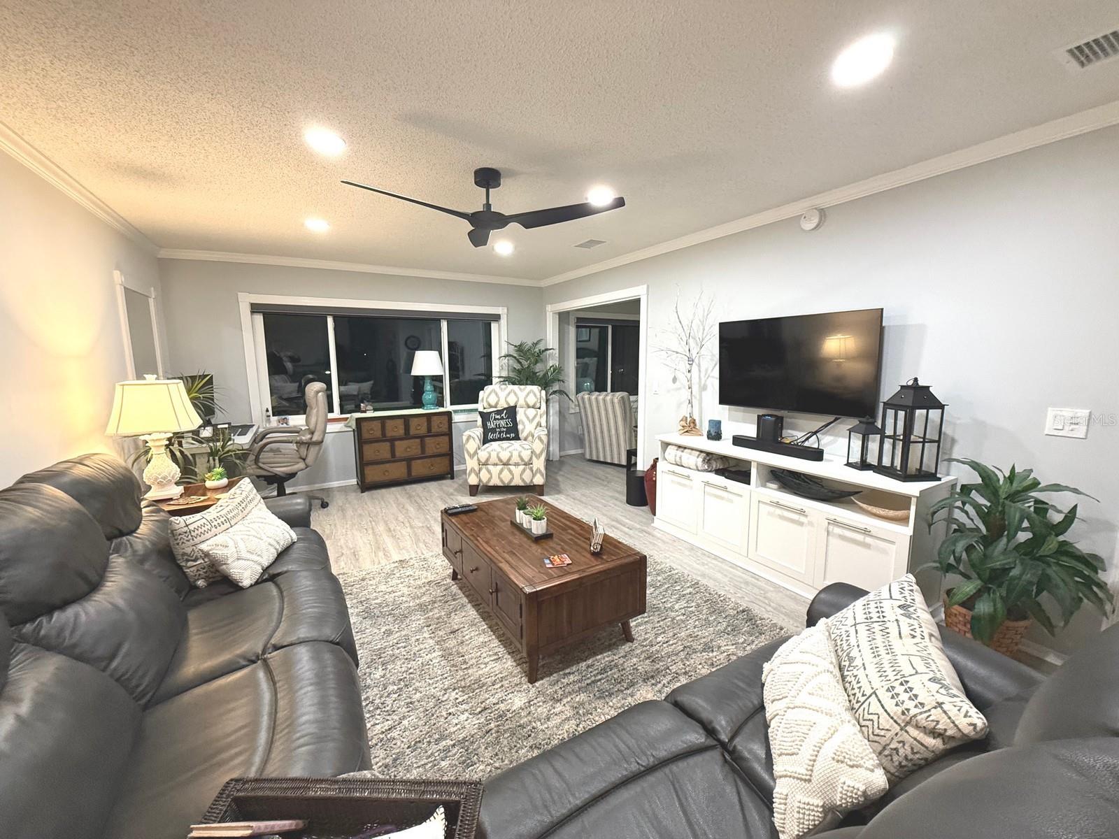 Image 6 of 46 For 100 Bluff View Drive 317a