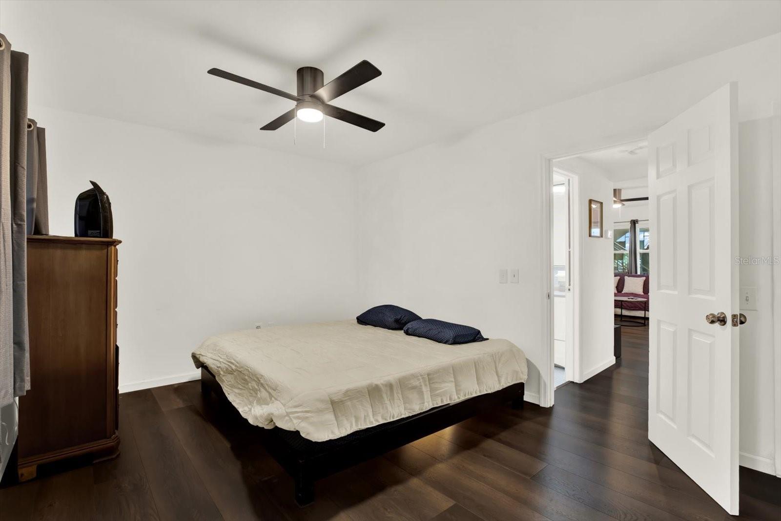 Listing photo id 8 for 6015 19th Street N 216