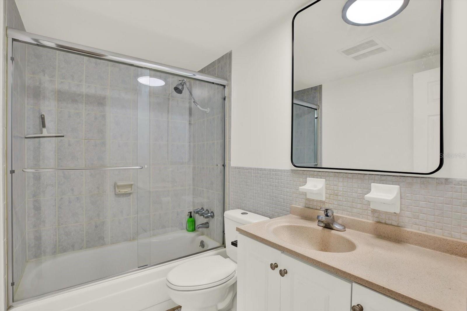 Listing photo id 10 for 6015 19th Street N 216