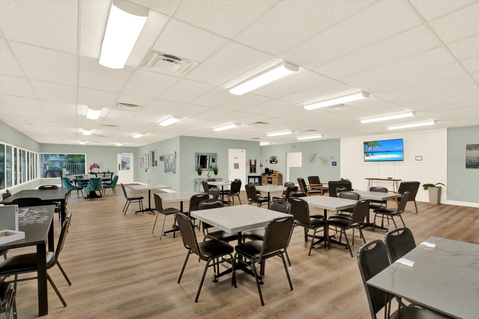 Listing photo id 22 for 6015 19th Street N 216