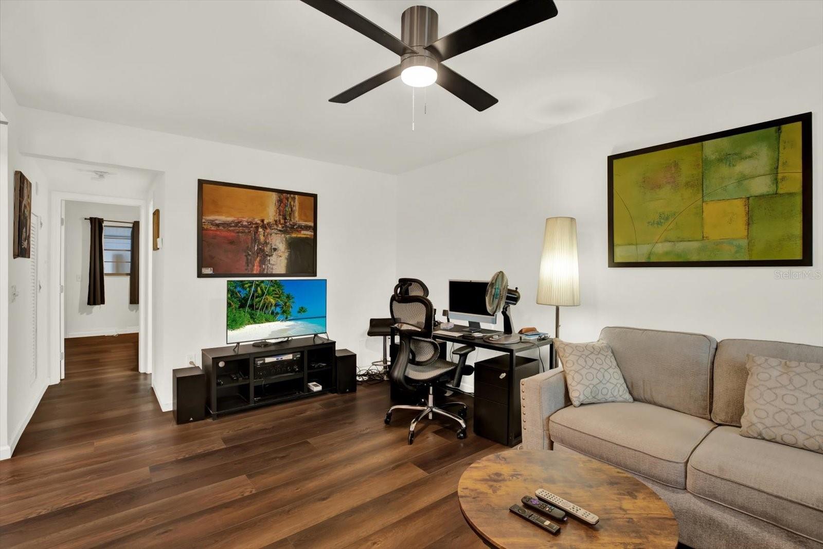 Listing photo id 6 for 6015 19th Street N 216