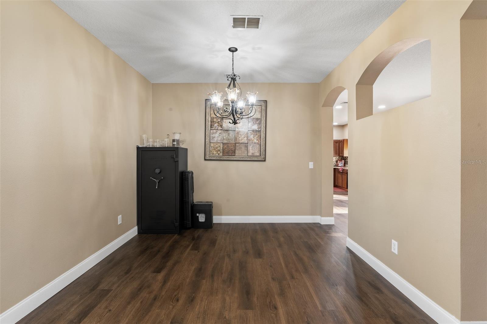 Image 14 of 66 For 11012 Oyster Bay Circle