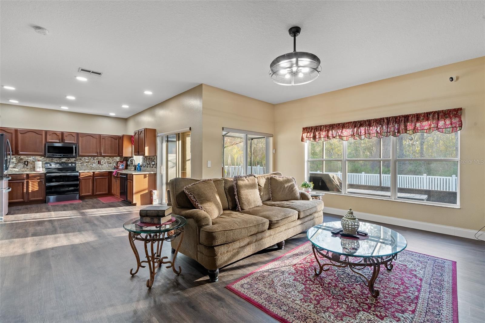 Image 15 of 66 For 11012 Oyster Bay Circle