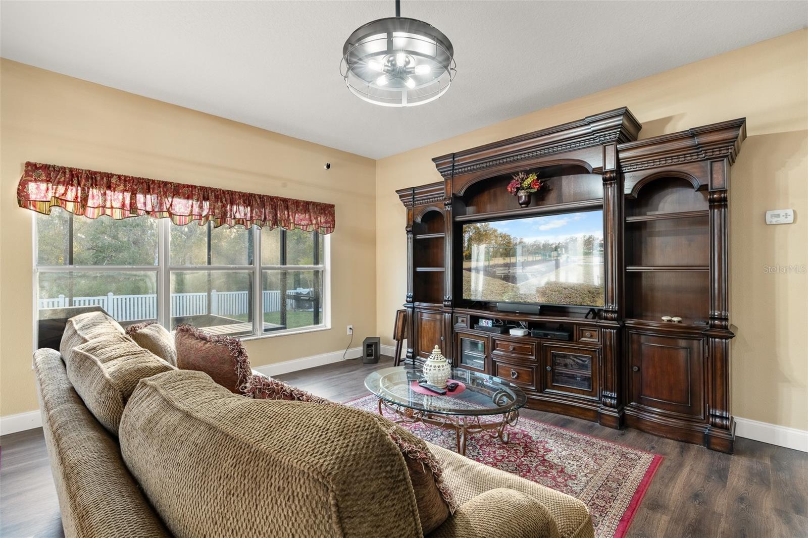 Image 16 of 66 For 11012 Oyster Bay Circle