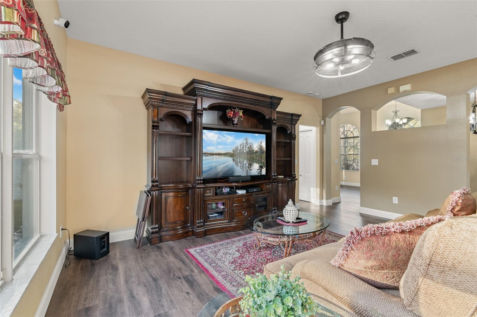 Image 17 of 66 For 11012 Oyster Bay Circle