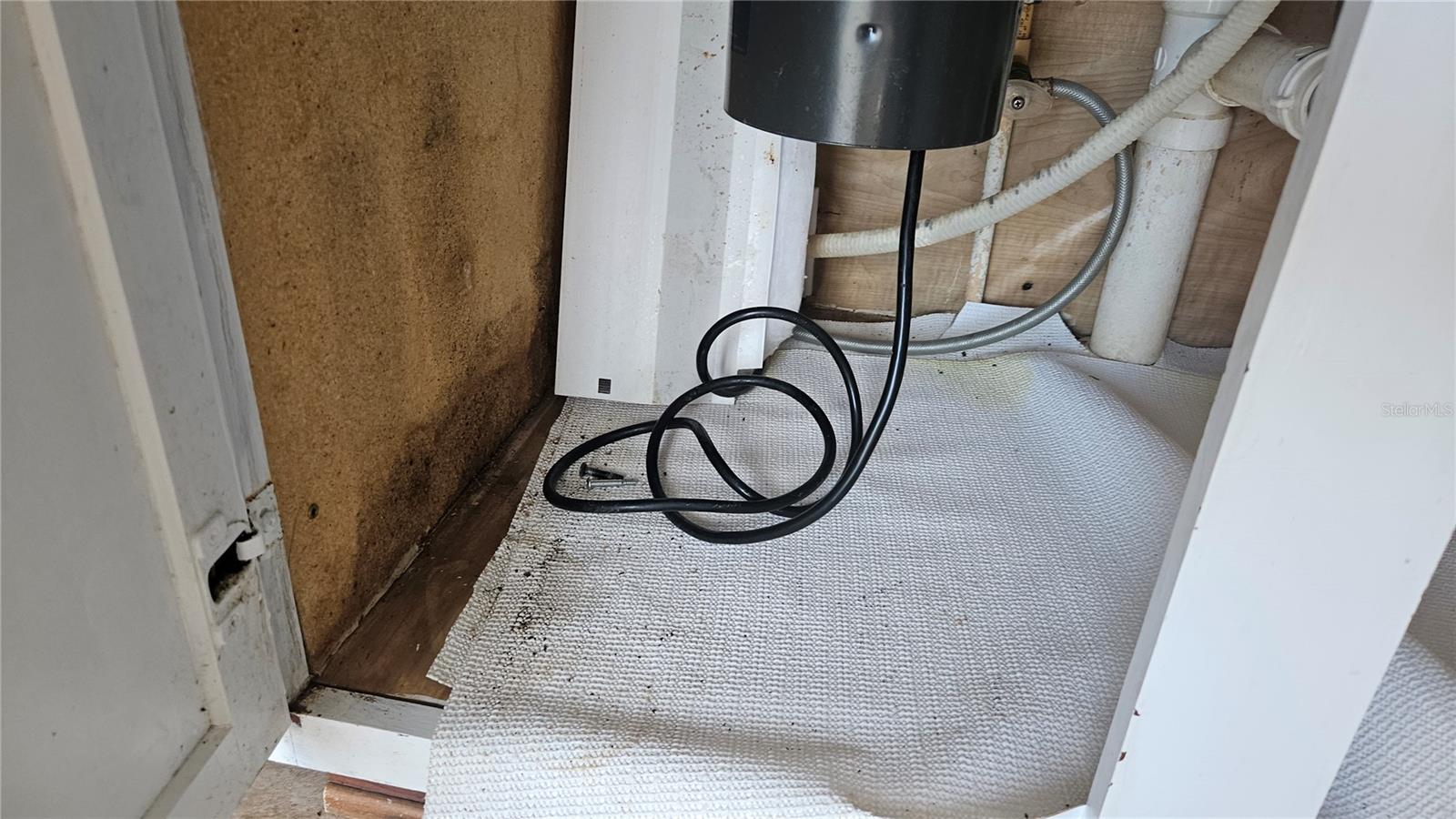 Image 13 of 42 For 6836 Aramon Court