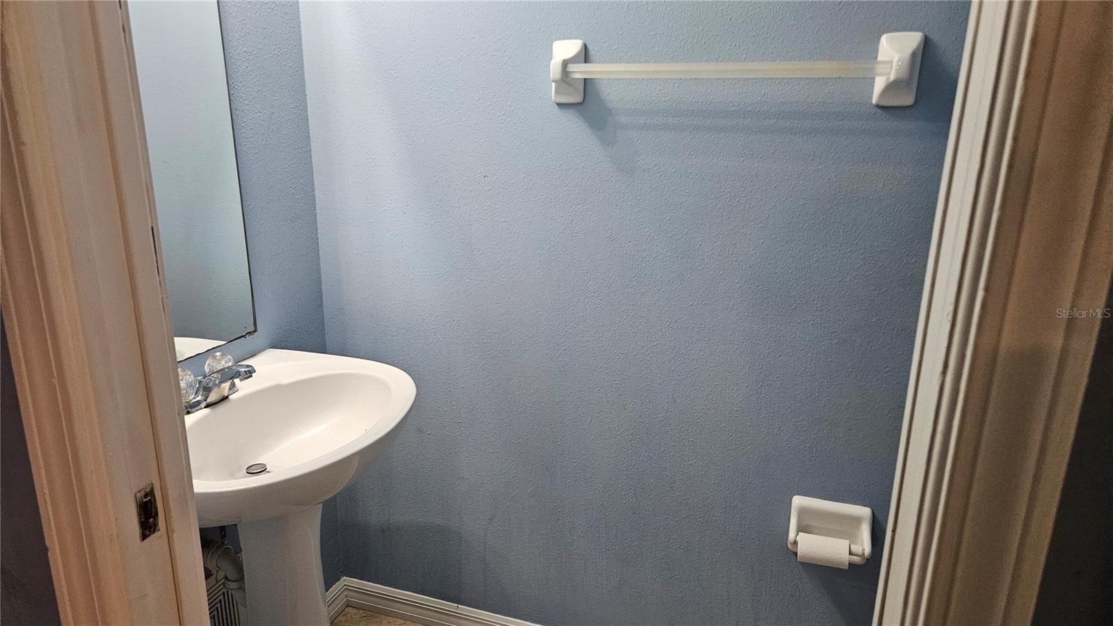 Image 23 of 42 For 6836 Aramon Court