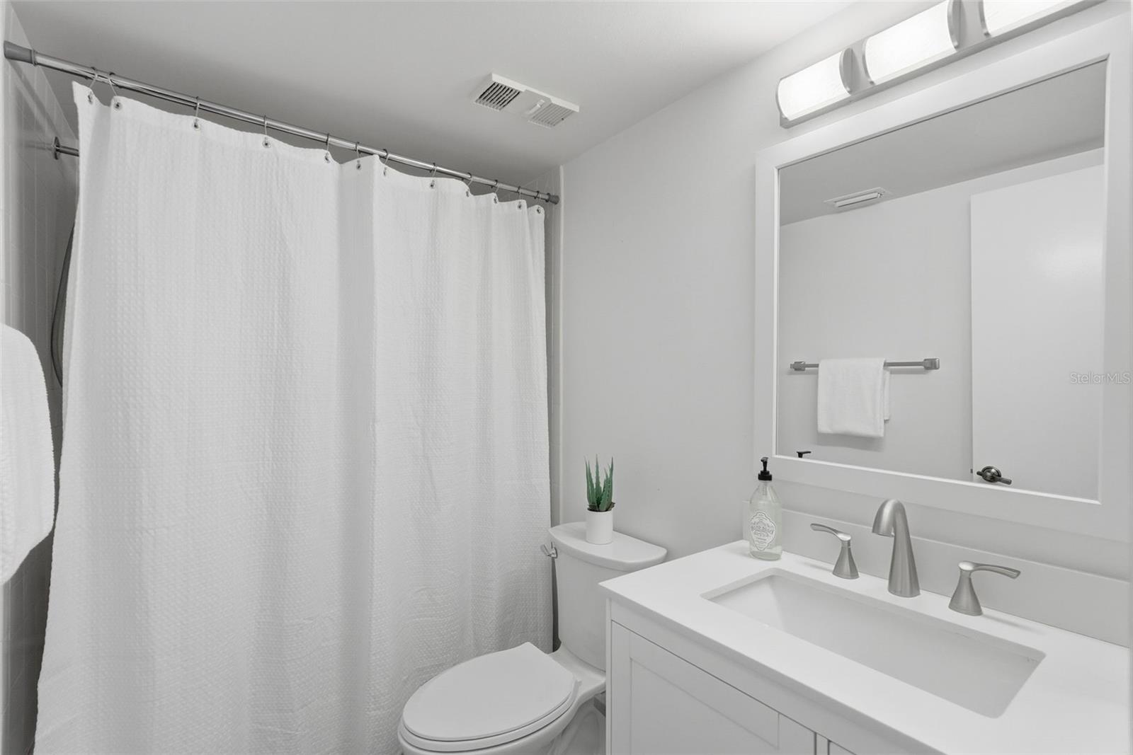 Image 19 of 33 For 6291 Bahia Del Mar Circle 116