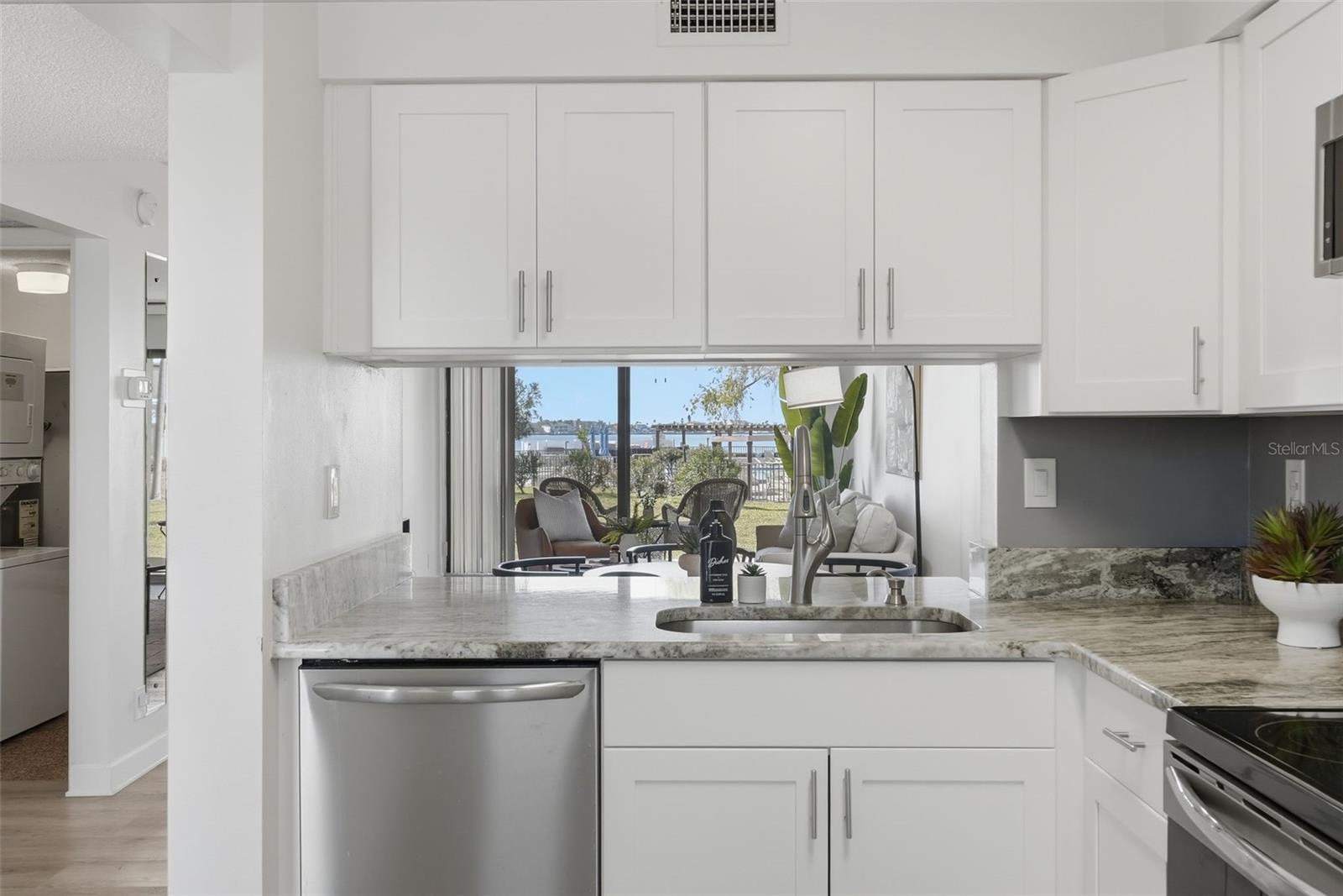 Image 7 of 33 For 6291 Bahia Del Mar Circle 116