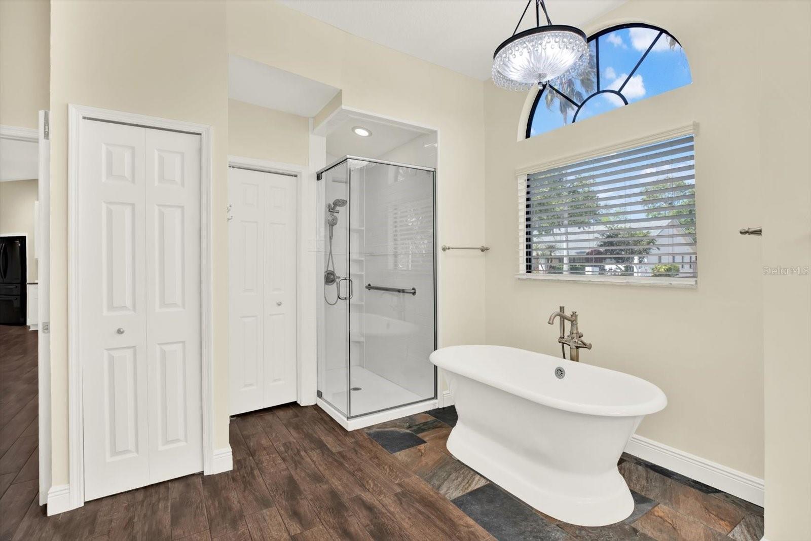 Image 18 of 33 For 447 Whispering Lakes Boulevard