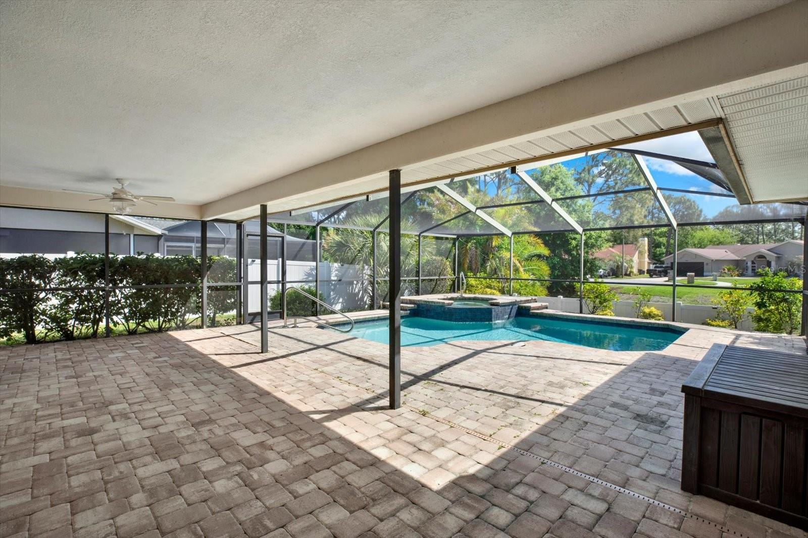 Image 26 of 33 For 447 Whispering Lakes Boulevard