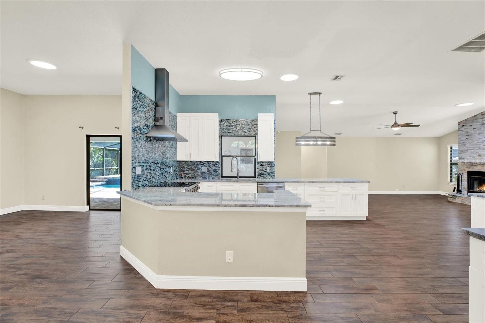 Image 5 of 33 For 447 Whispering Lakes Boulevard