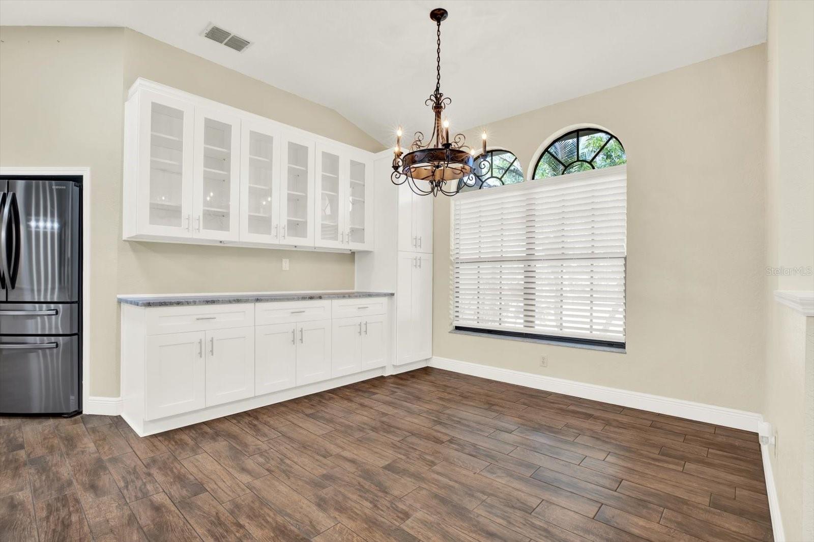 Image 8 of 33 For 447 Whispering Lakes Boulevard