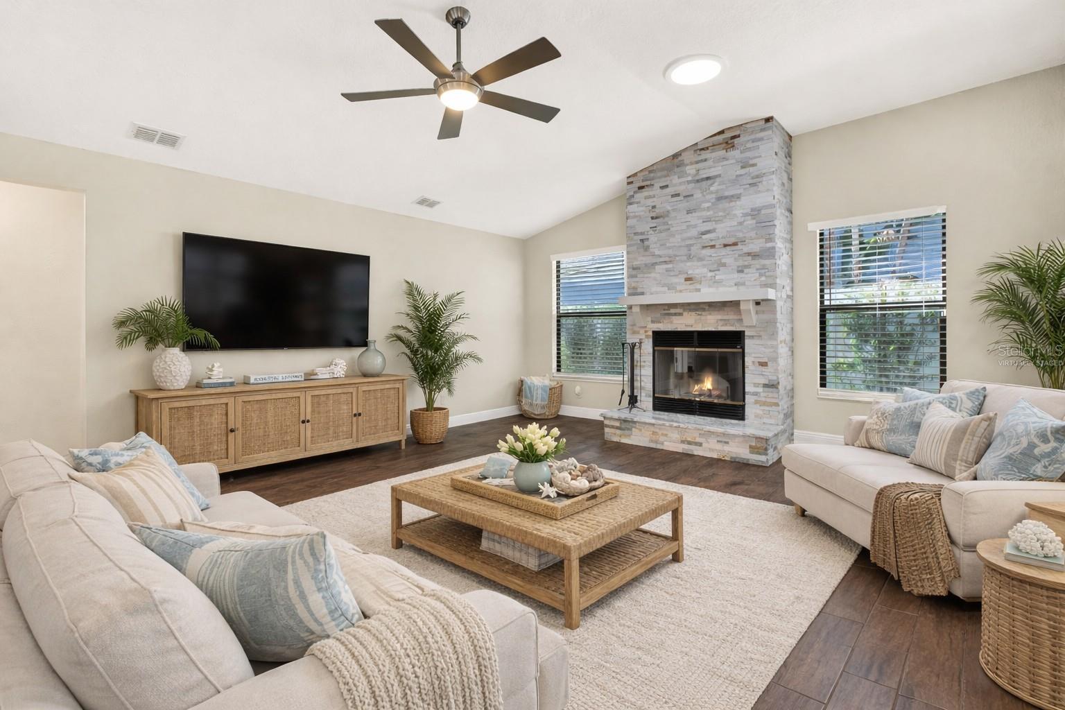 Image 9 of 33 For 447 Whispering Lakes Boulevard