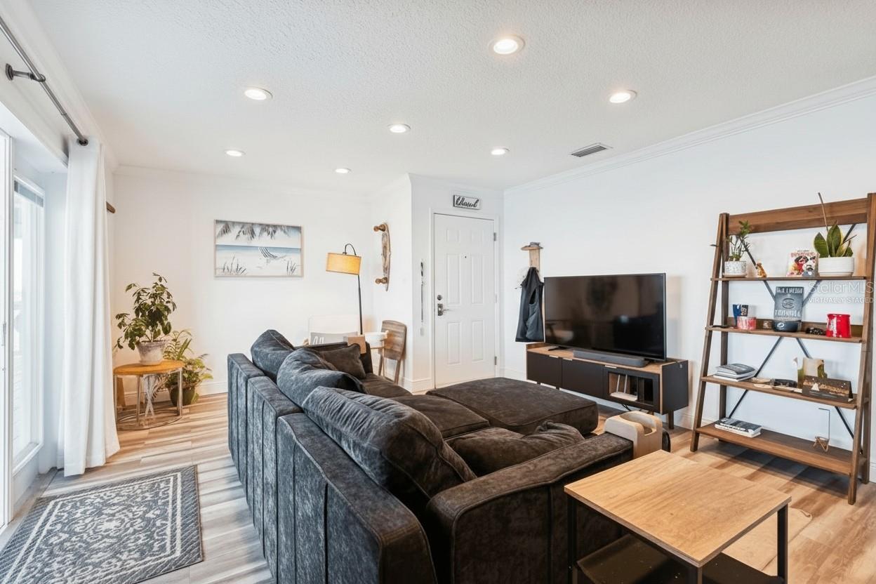 Image 11 of 60 For 5110 Coquina Key Drive Se C