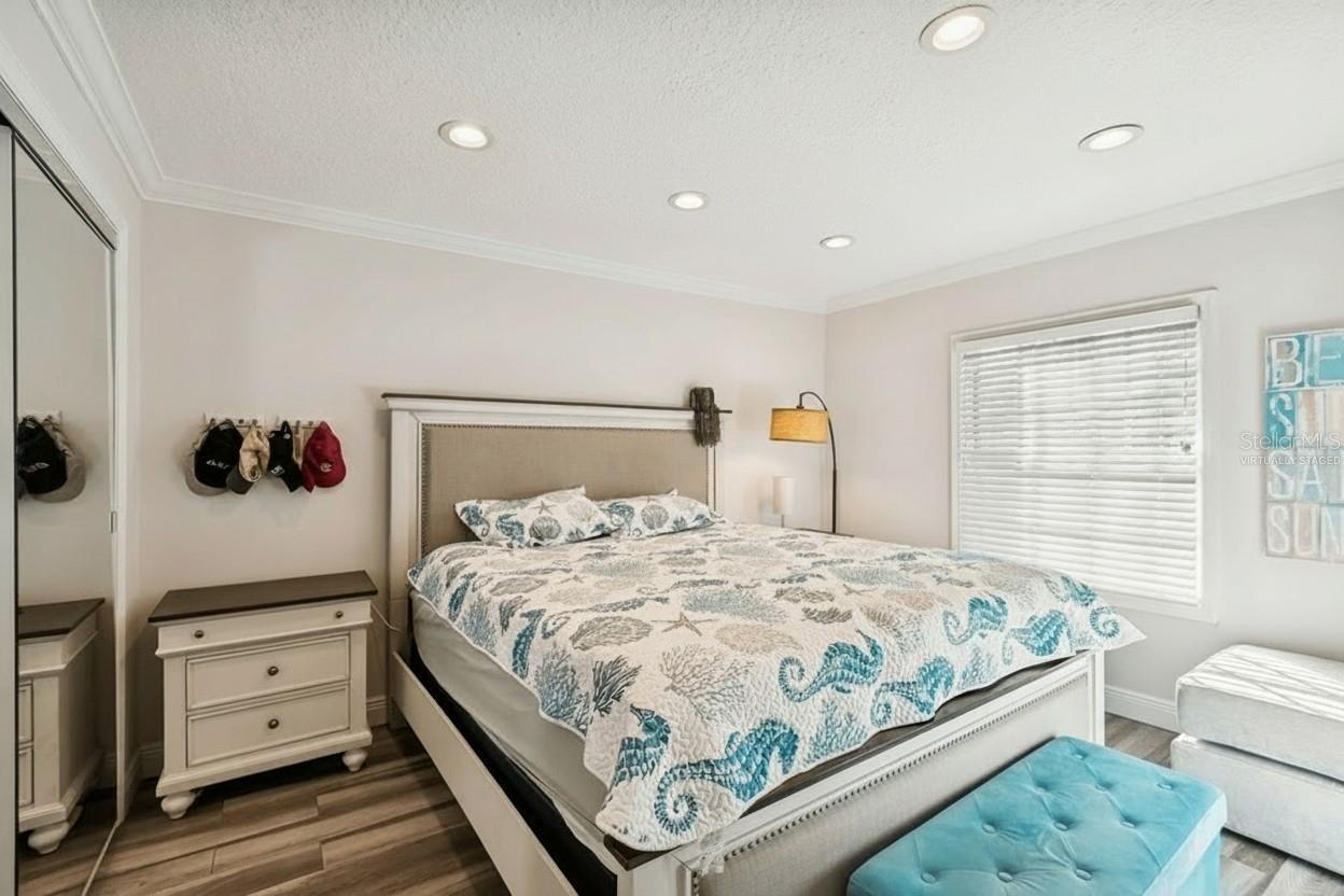 Image 18 of 60 For 5110 Coquina Key Drive Se C