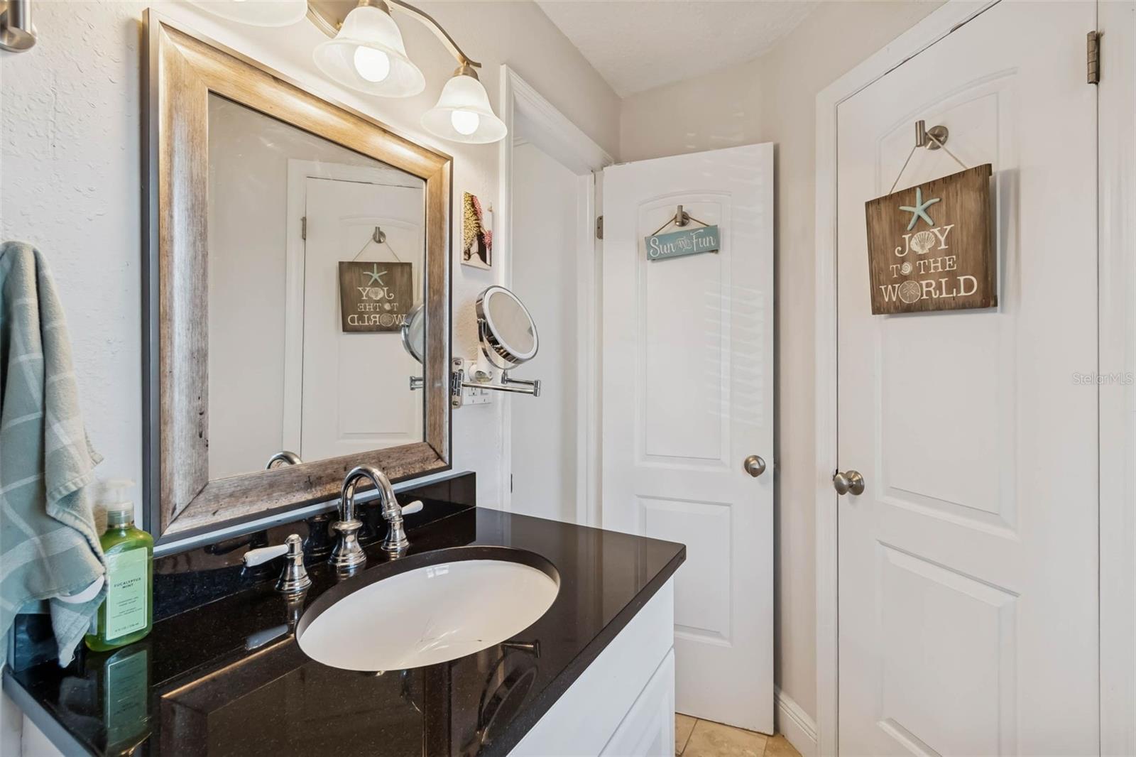 Image 22 of 60 For 5110 Coquina Key Drive Se C