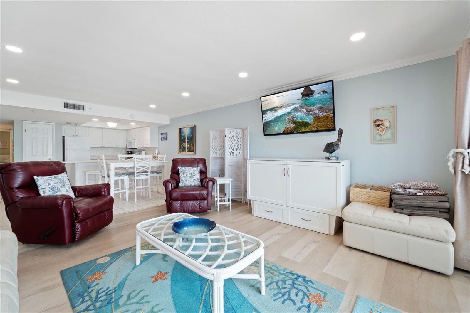 Image 11 of 54 For 12924 Gulf Boulevard 502