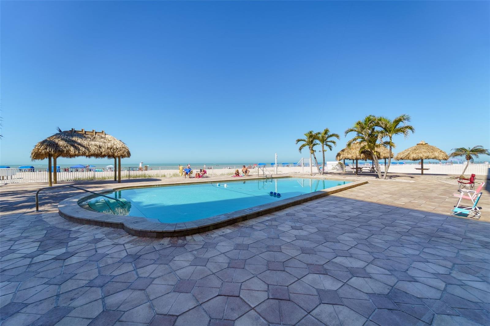 Image 39 of 54 For 12924 Gulf Boulevard 502