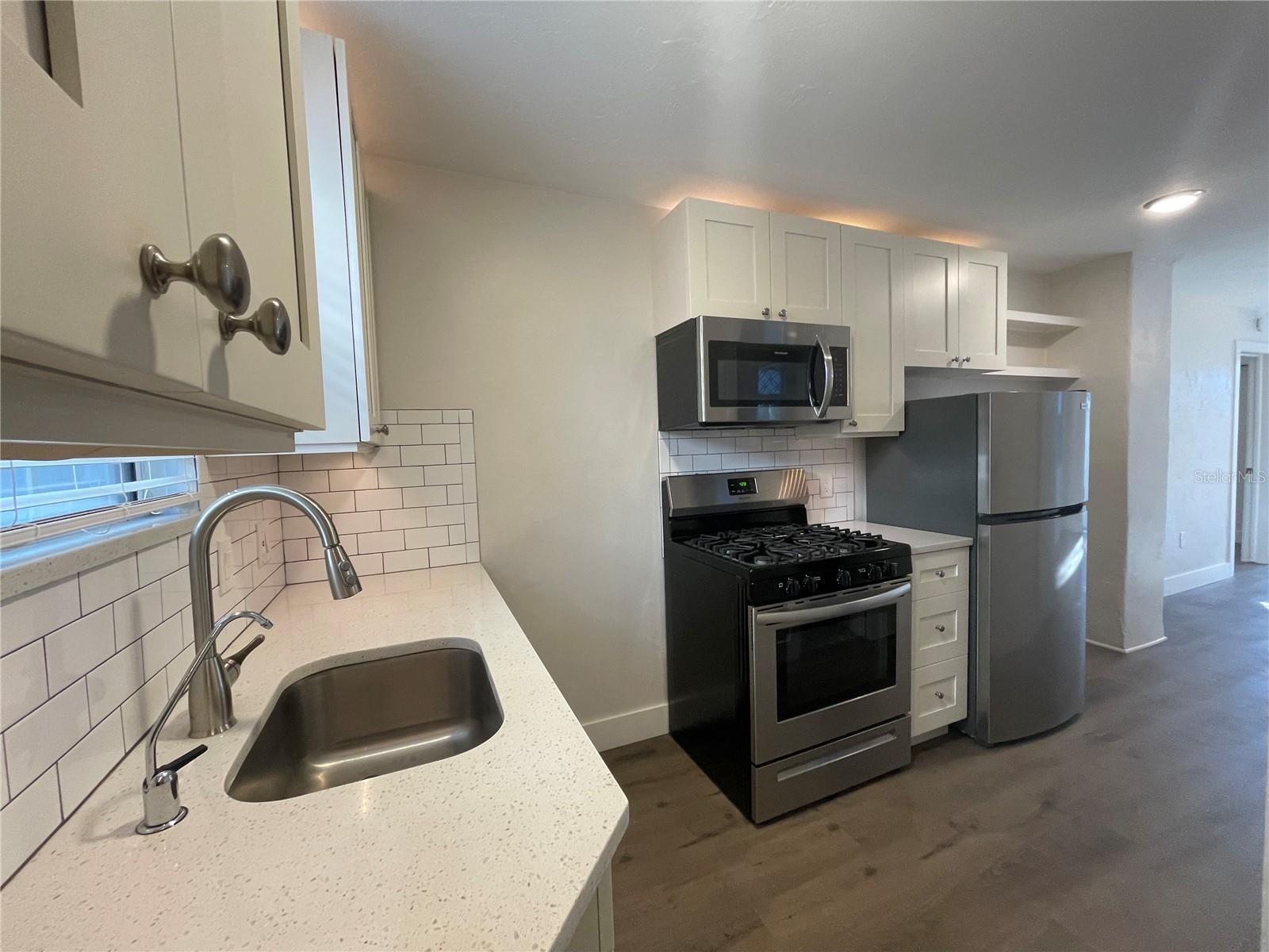 Image 10 of 25 For 3734 Burlington Avenue N 1