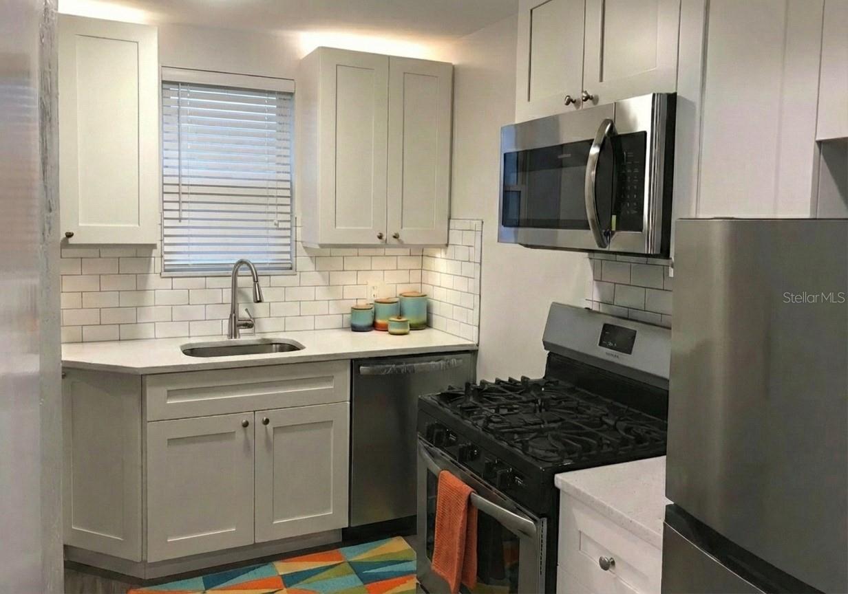 Image 4 of 25 For 3734 Burlington Avenue N 1