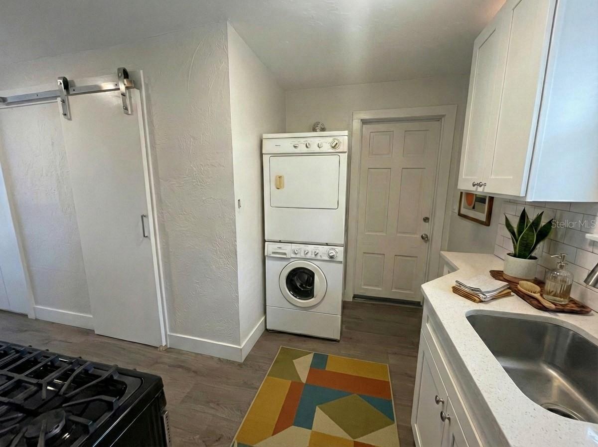 Image 6 of 25 For 3734 Burlington Avenue N 1