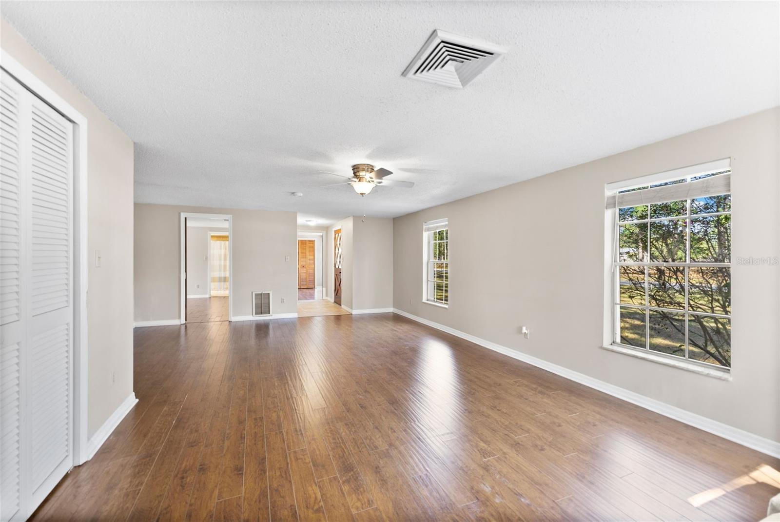 Listing photo id 8 for 1054 Ranch Road