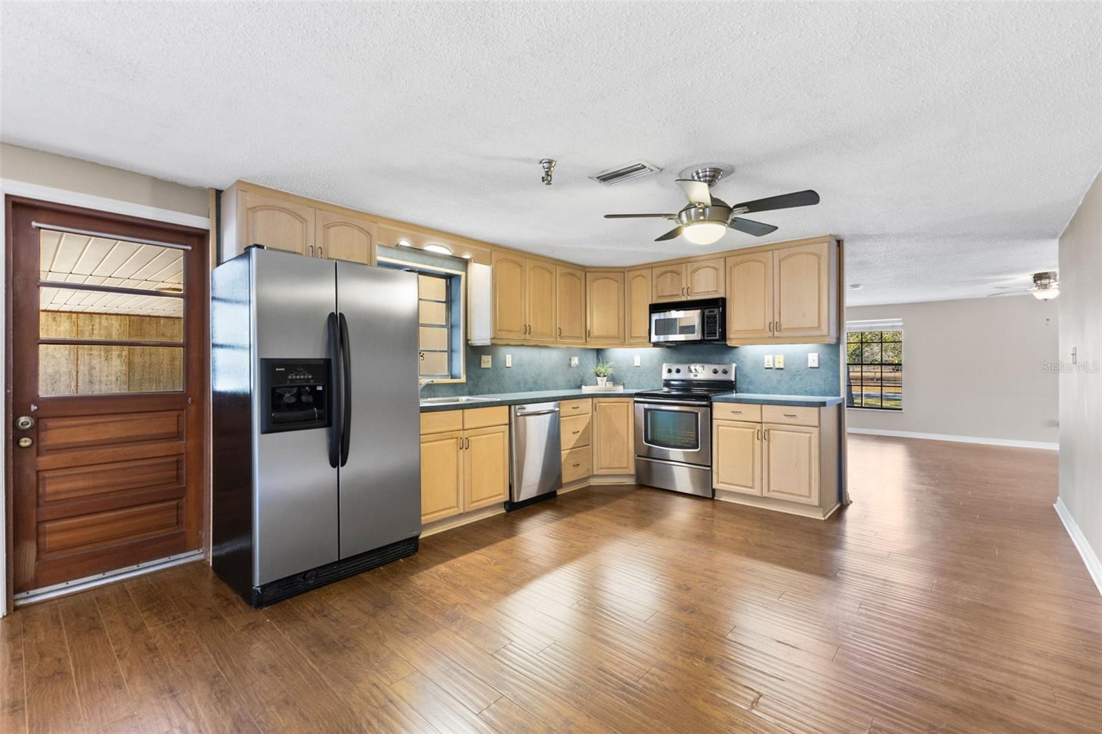 Listing photo id 11 for 1054 Ranch Road