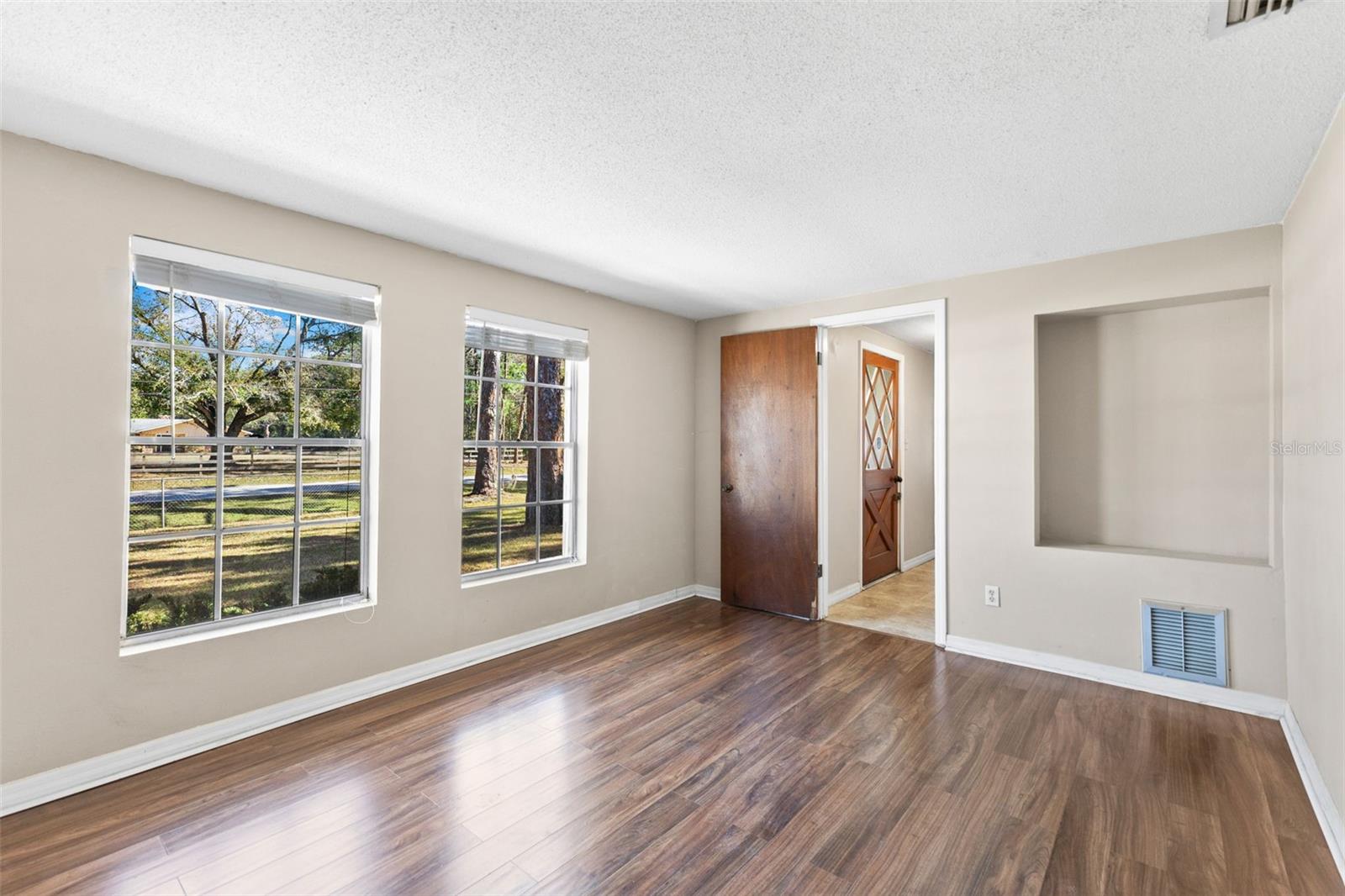 Listing photo id 17 for 1054 Ranch Road