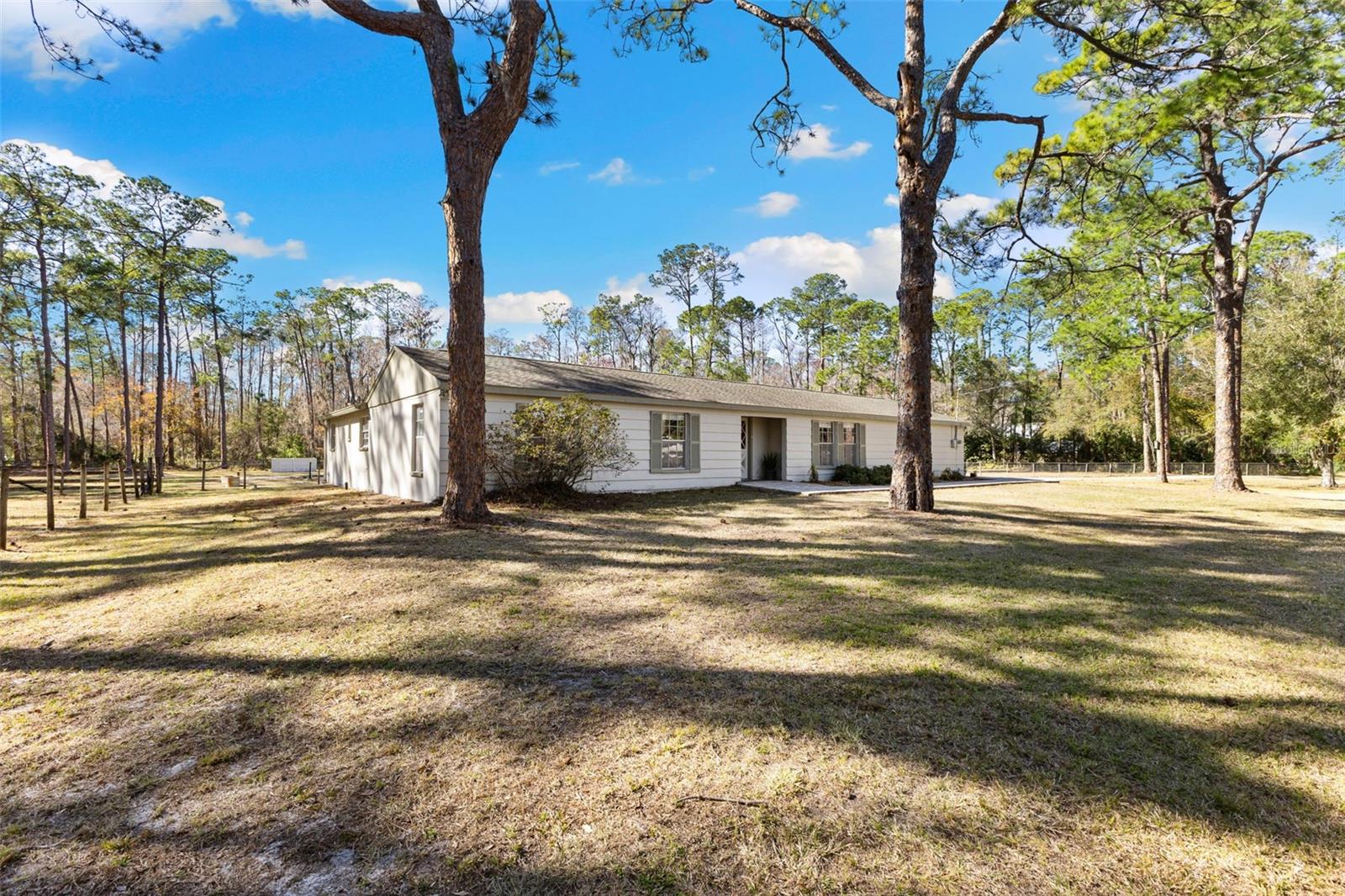 Listing photo id 0 for 1054 Ranch Road