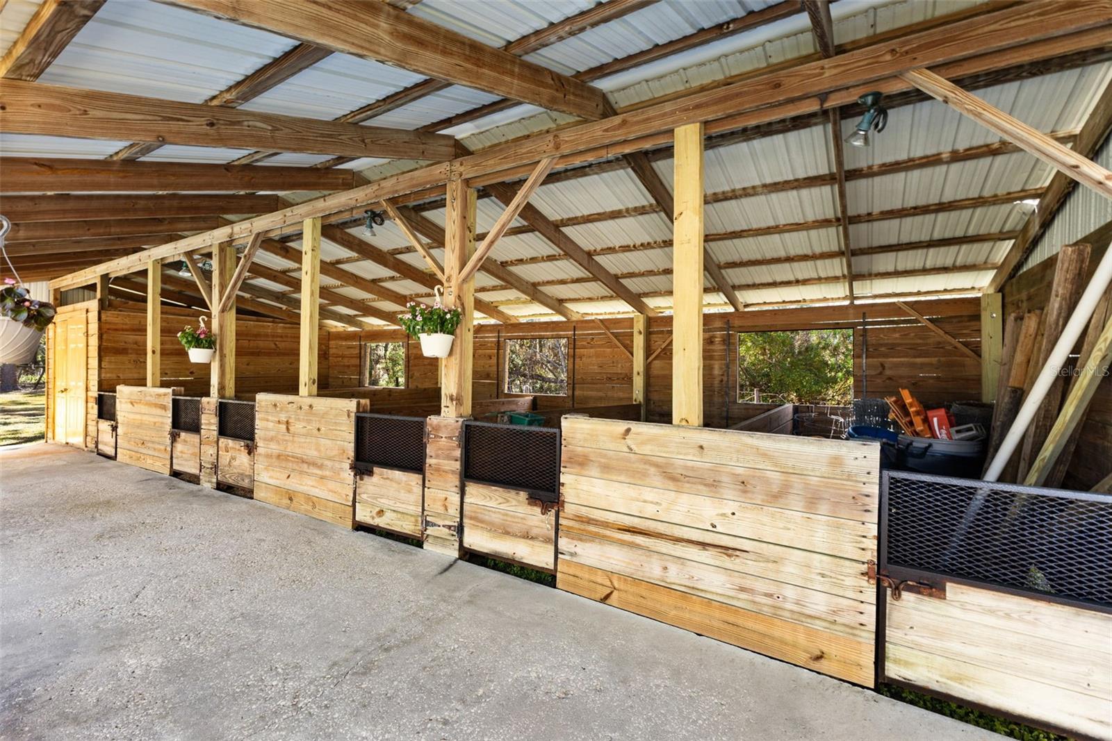 Listing photo id 29 for 1054 Ranch Road