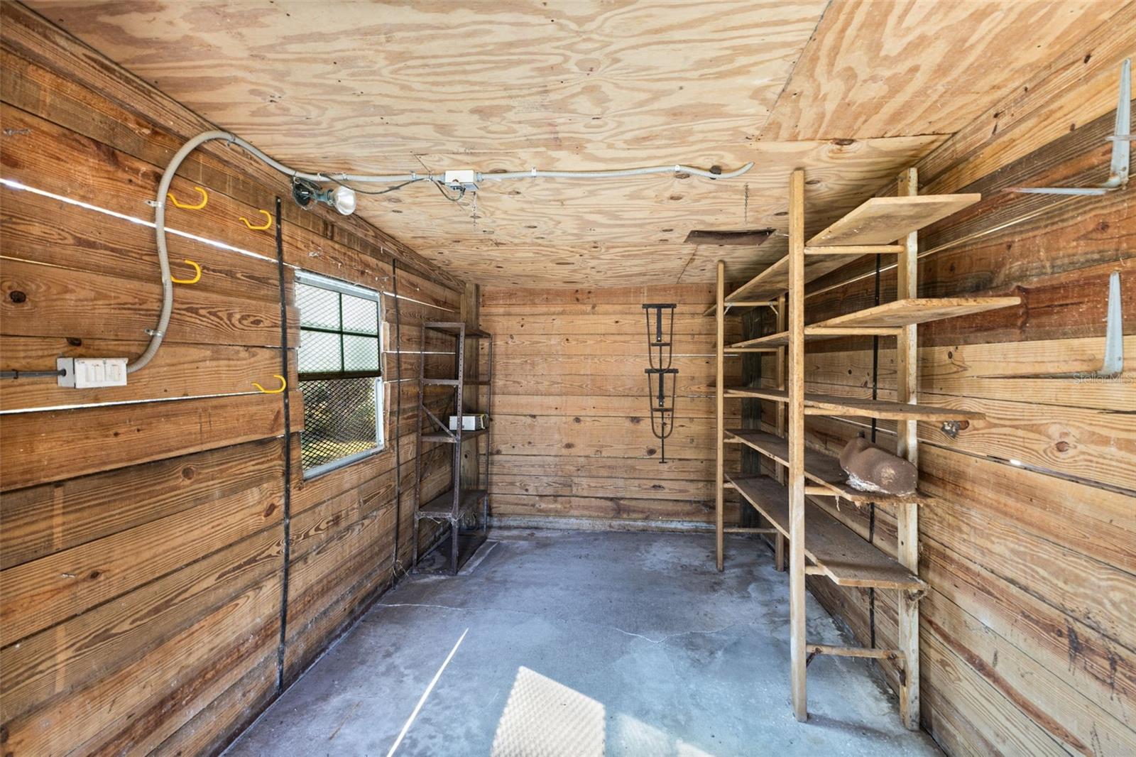 Listing photo id 30 for 1054 Ranch Road