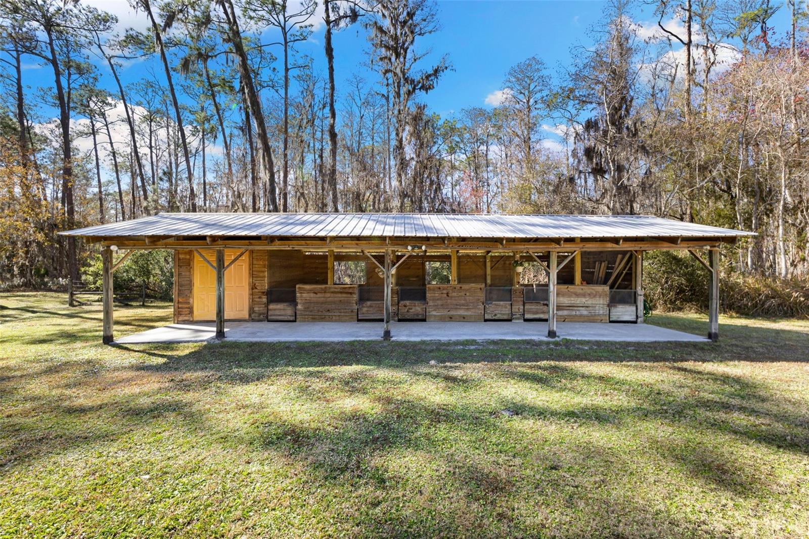 Listing photo id 4 for 1054 Ranch Road