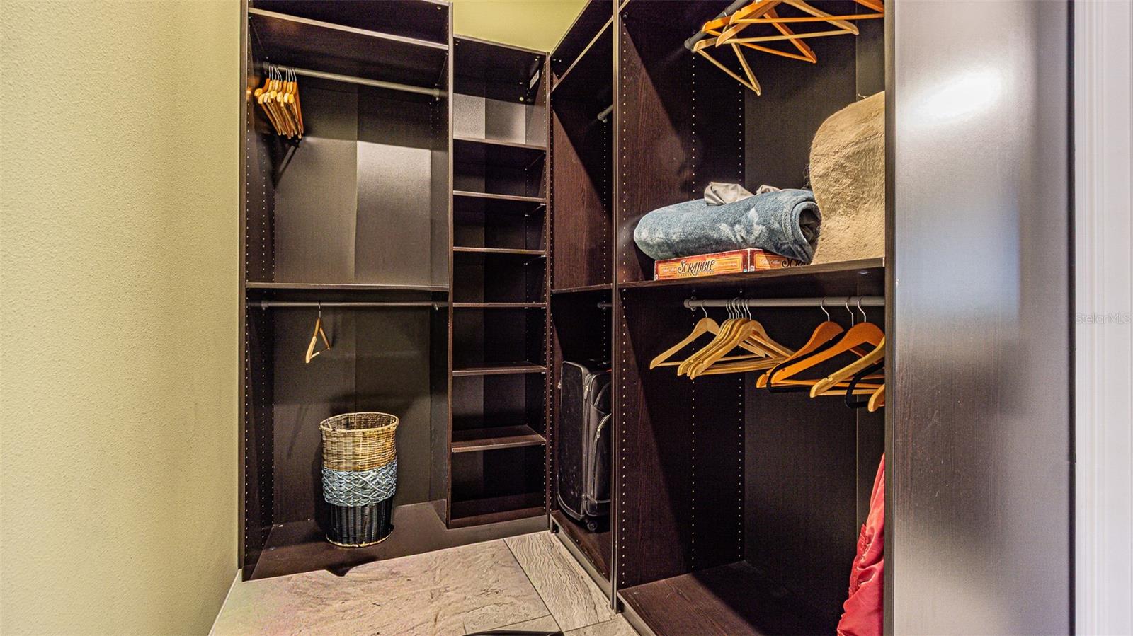 Image 11 of 51 For 4210 North B Street