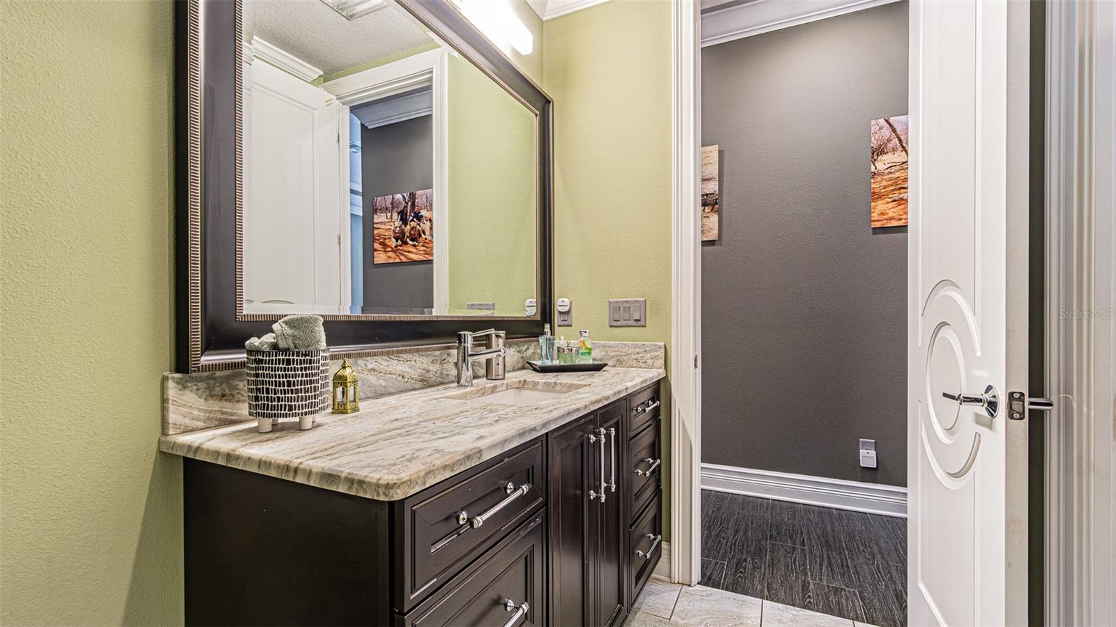 Image 13 of 51 For 4210 North B Street