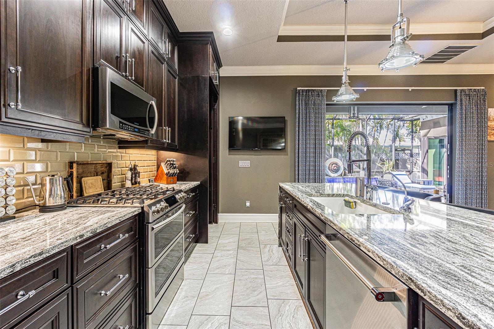 Image 17 of 51 For 4210 North B Street