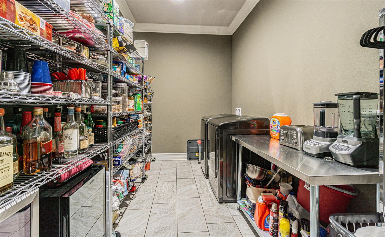 Image 21 of 51 For 4210 North B Street