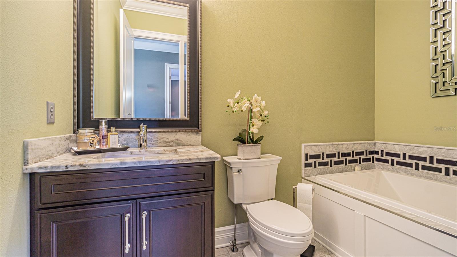 Image 33 of 51 For 4210 North B Street