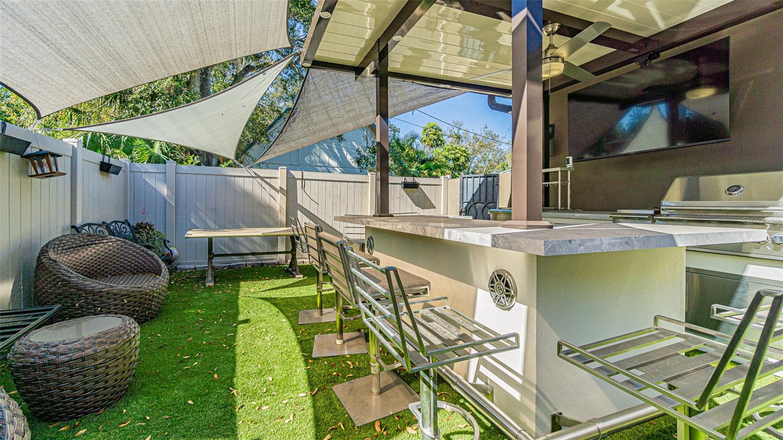 Image 36 of 51 For 4210 North B Street