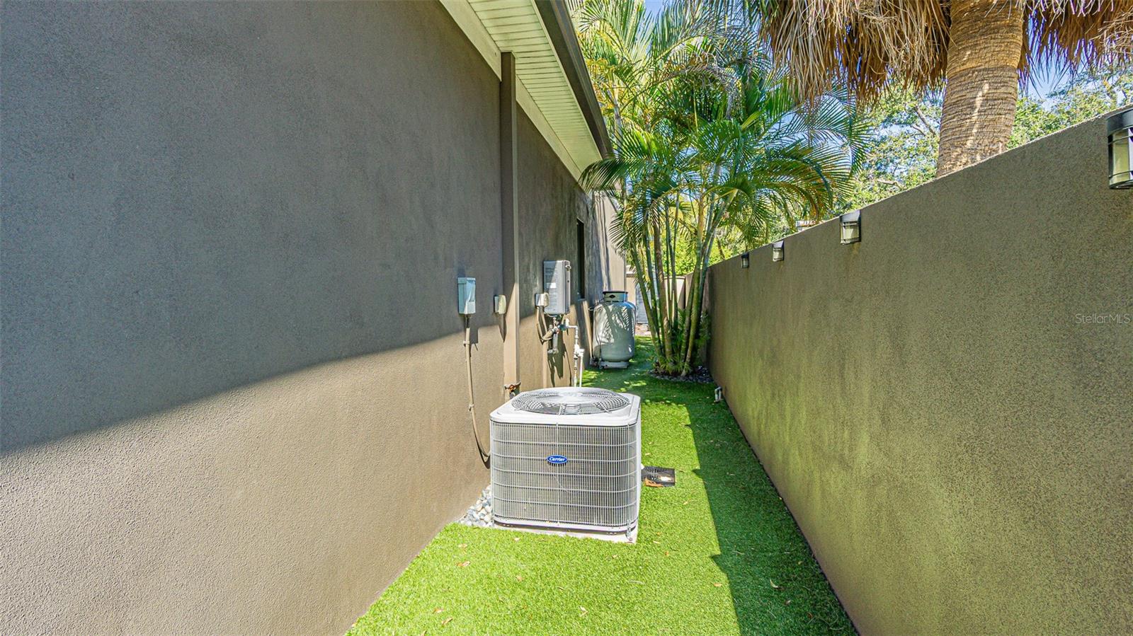 Image 44 of 51 For 4210 North B Street