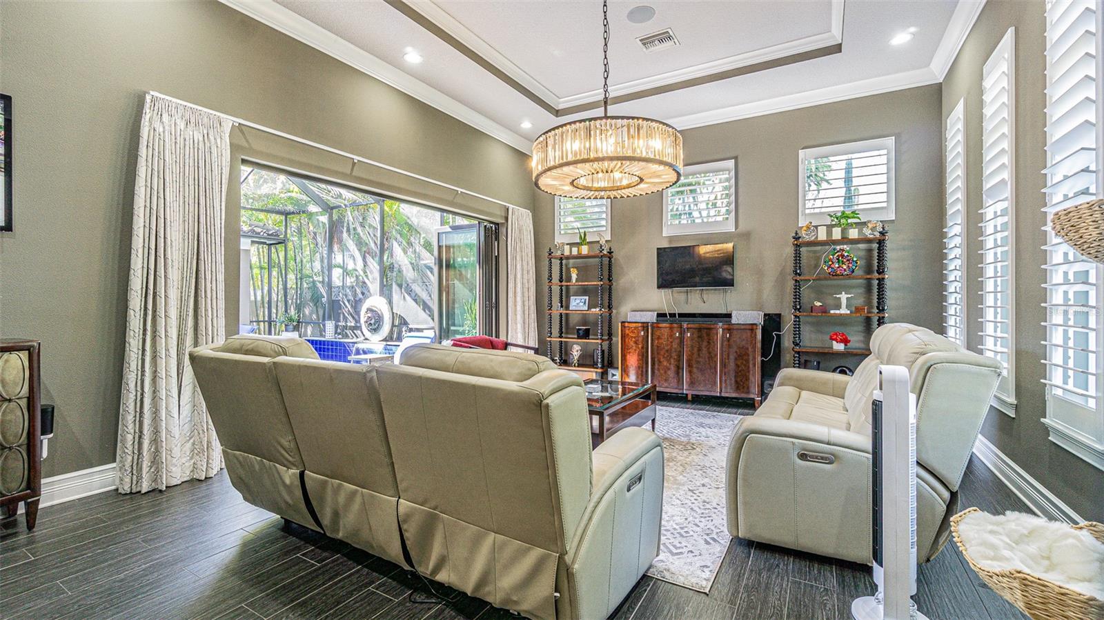 Image 7 of 51 For 4210 North B Street