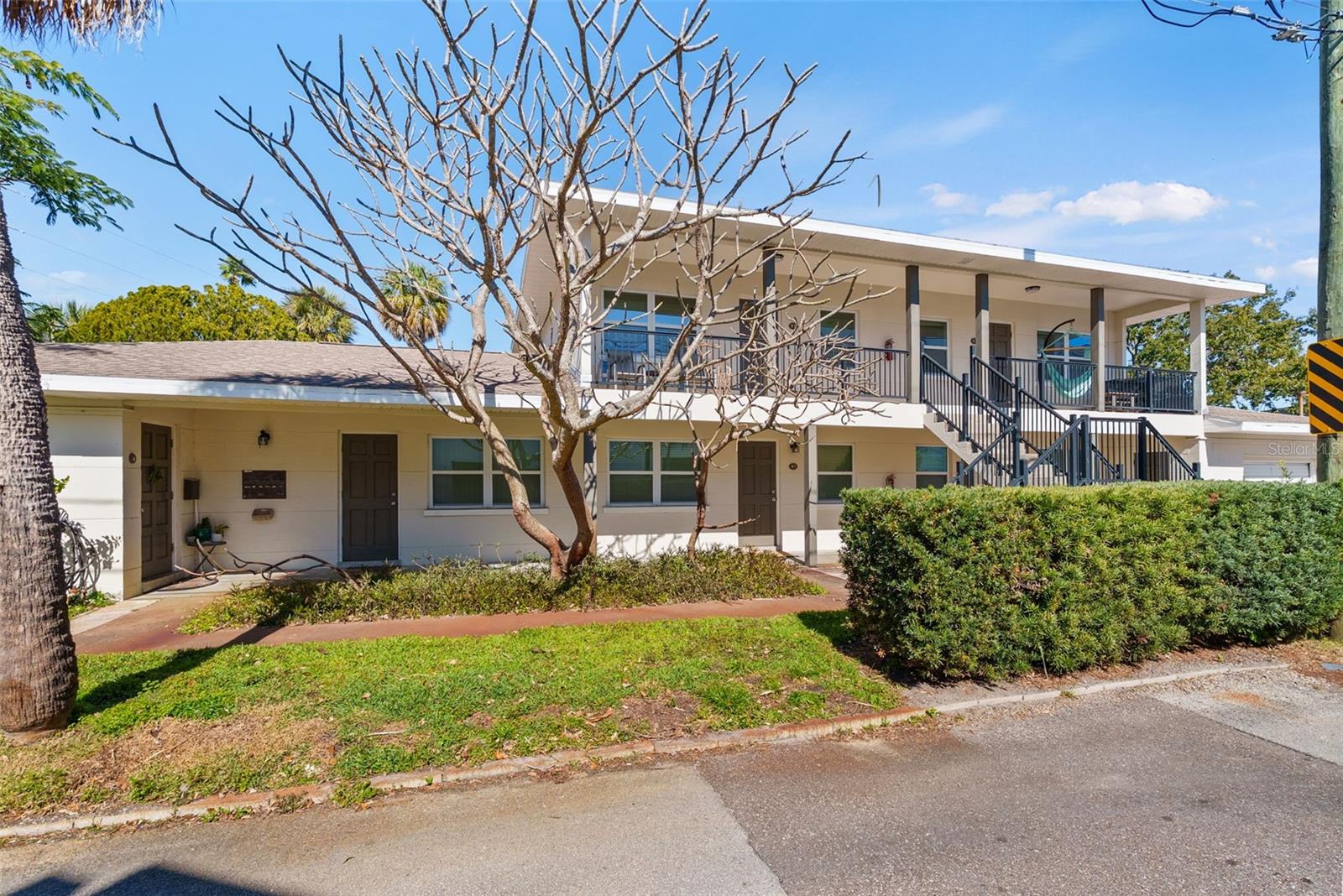 Image 5 of 24 For 1121 Beach Drive Ne