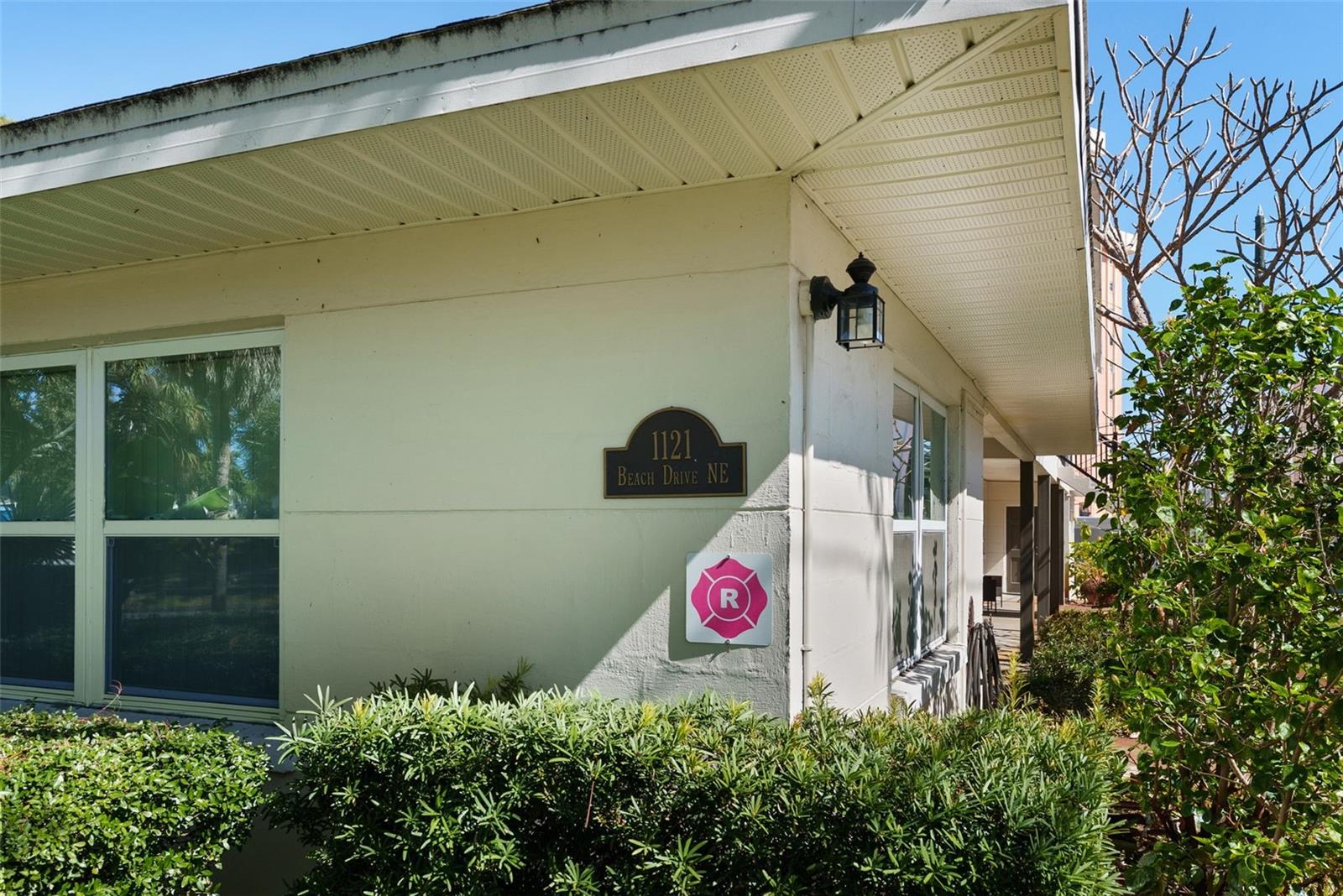 Image 7 of 24 For 1121 Beach Drive Ne