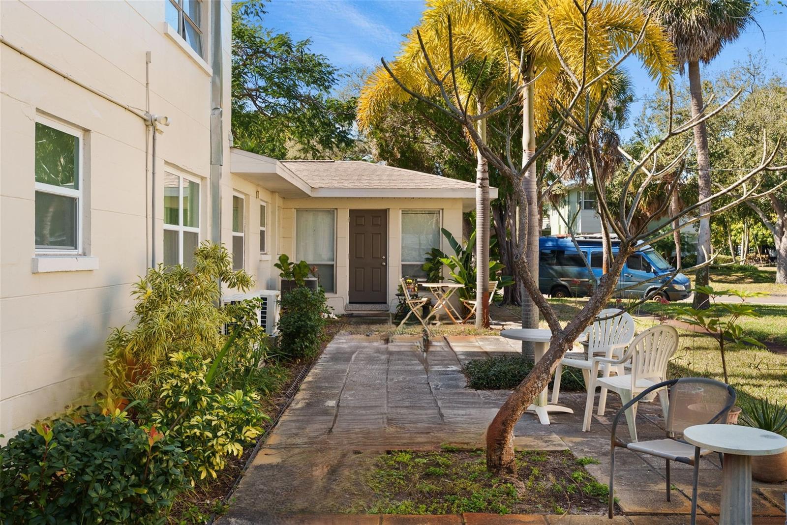 Image 9 of 24 For 1121 Beach Drive Ne