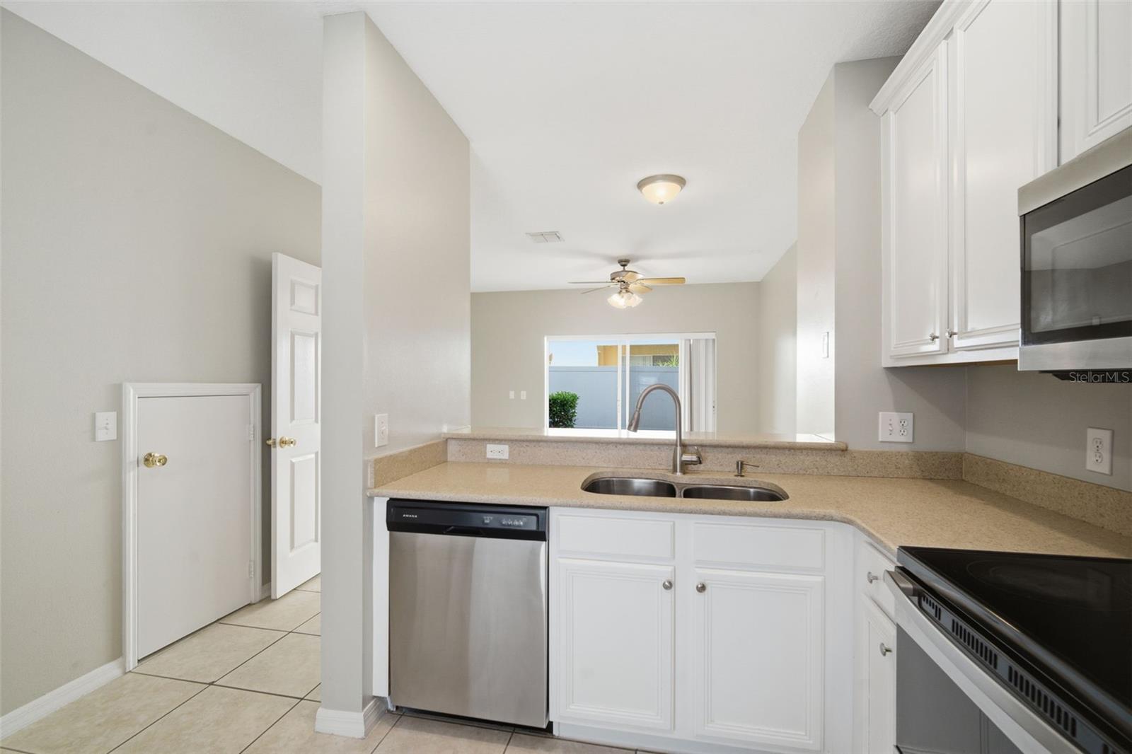 Image 9 of 48 For 8532 Brushleaf Way