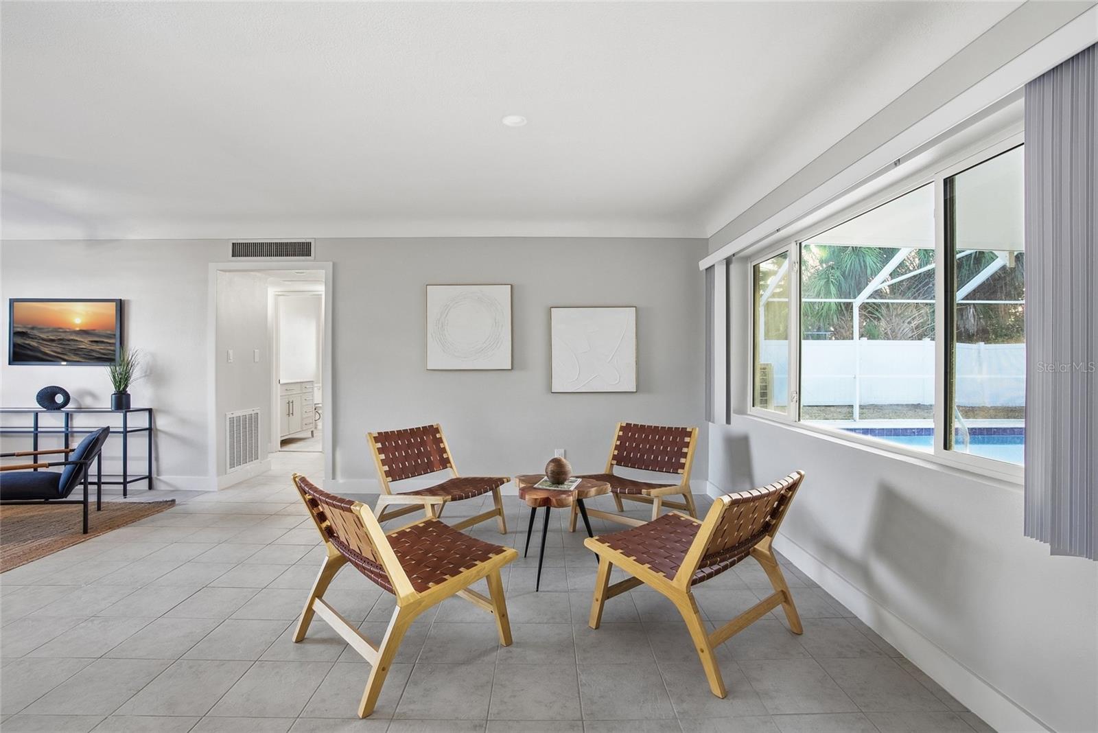 Image 10 of 26 For 6830 Bay Street